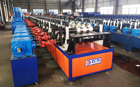 高速護欄板設(shè)備生產(chǎn)的護欄板優(yōu)點